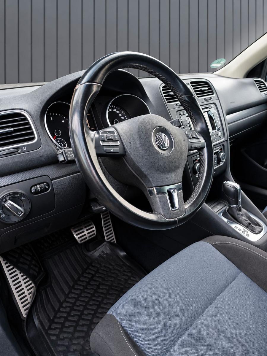 Volkswagen Golf 2011 — photo 6
