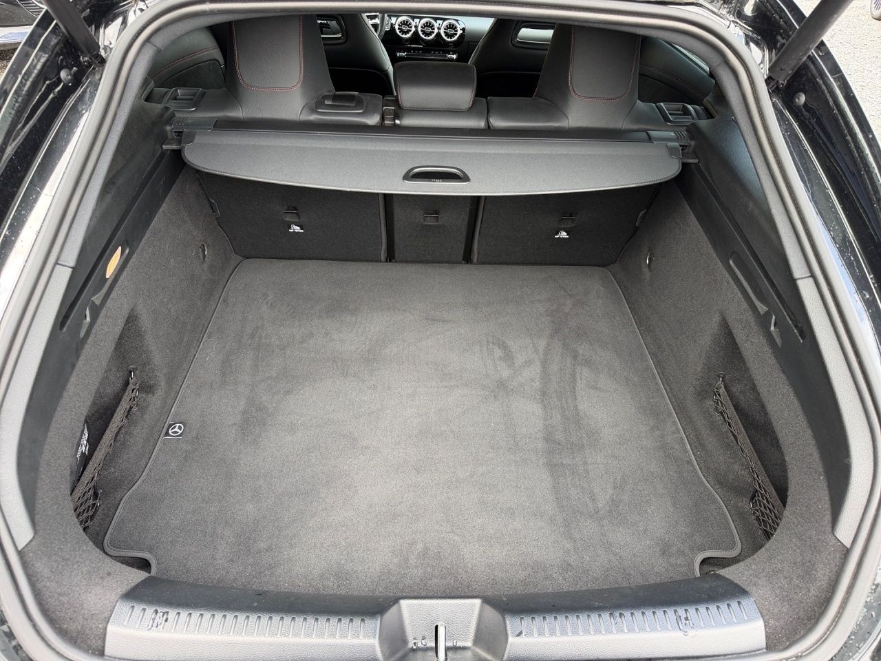 Fahrzeugabbildung Mercedes-Benz CLA 180 d SB AMG+NIGHT+AHK+LENKRADHEIZ+LED+
