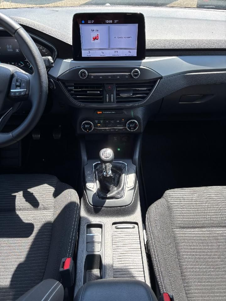 Fahrzeugabbildung Ford Focus Turnier Titanium
