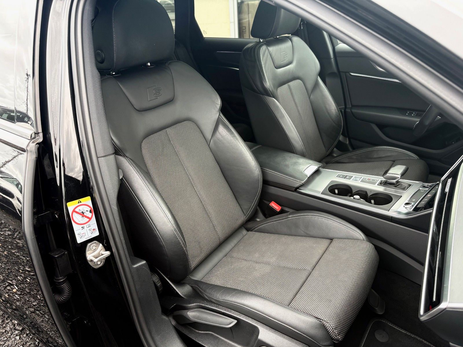 Fahrzeugabbildung Audi A6 Avant 45 TDI quattro S LINE SPORT PLUS LED PA