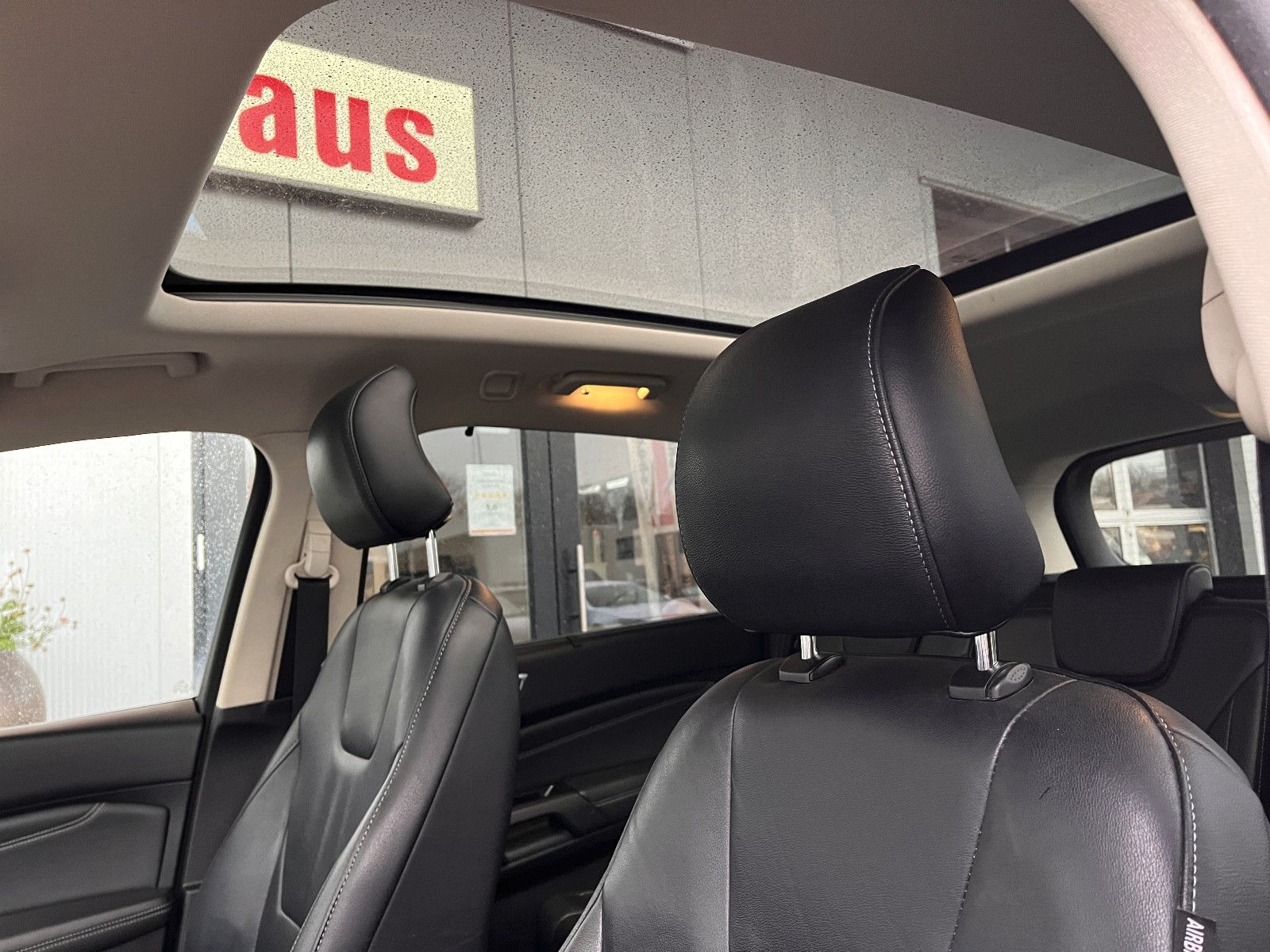 Fahrzeugabbildung Ford S-Max S-MAX Titanium