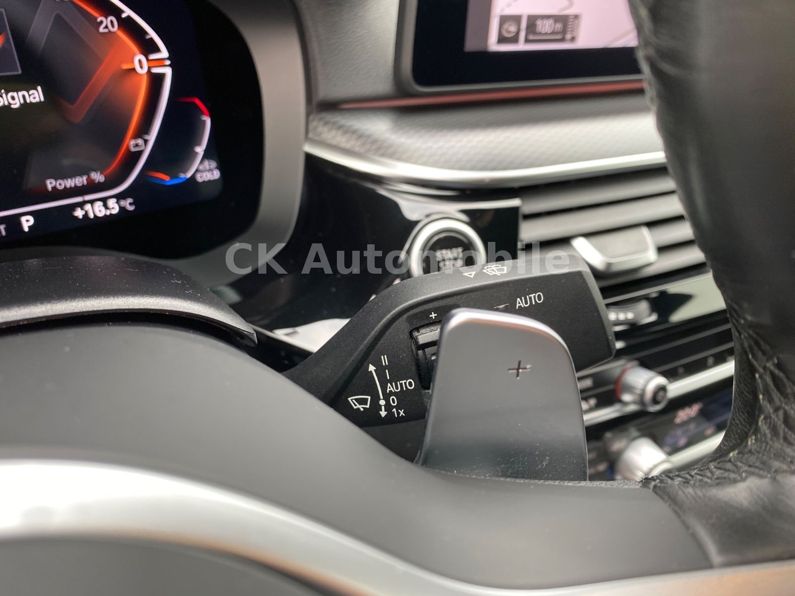 Fahrzeugabbildung BMW 520d Lim. M-Sport/Facelift/Shadow-Line/LED/Kam