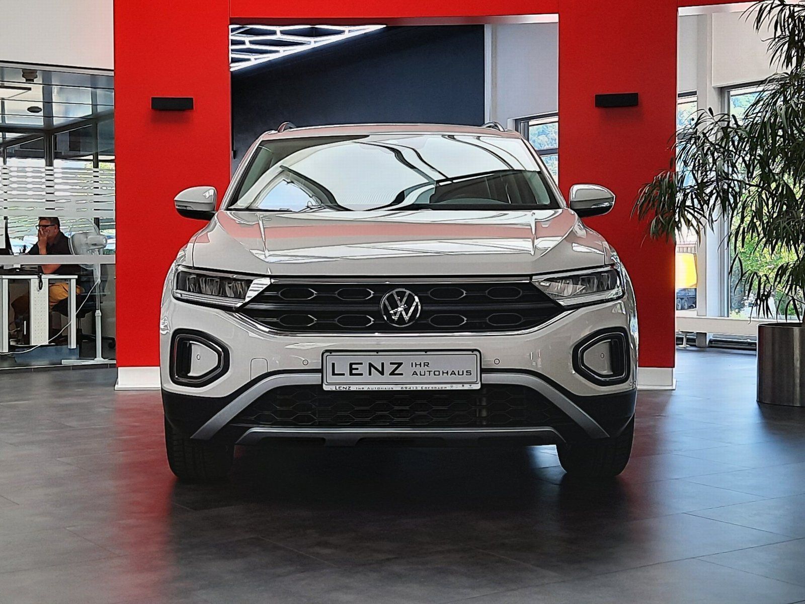 Fahrzeugabbildung Volkswagen T-Roc Life TSI *LED*Sitzhzg*PDC*App-Conn.*ACC*