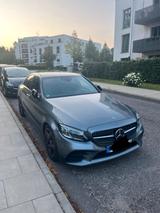 Mercedes-Benz C300 Autom. - AMG Line - Night Paket - Panorama  - Mercedes-Benz C 300 mit Benzin-Antrieb: Grau, Ambiente-Beleuchtung, Limousine