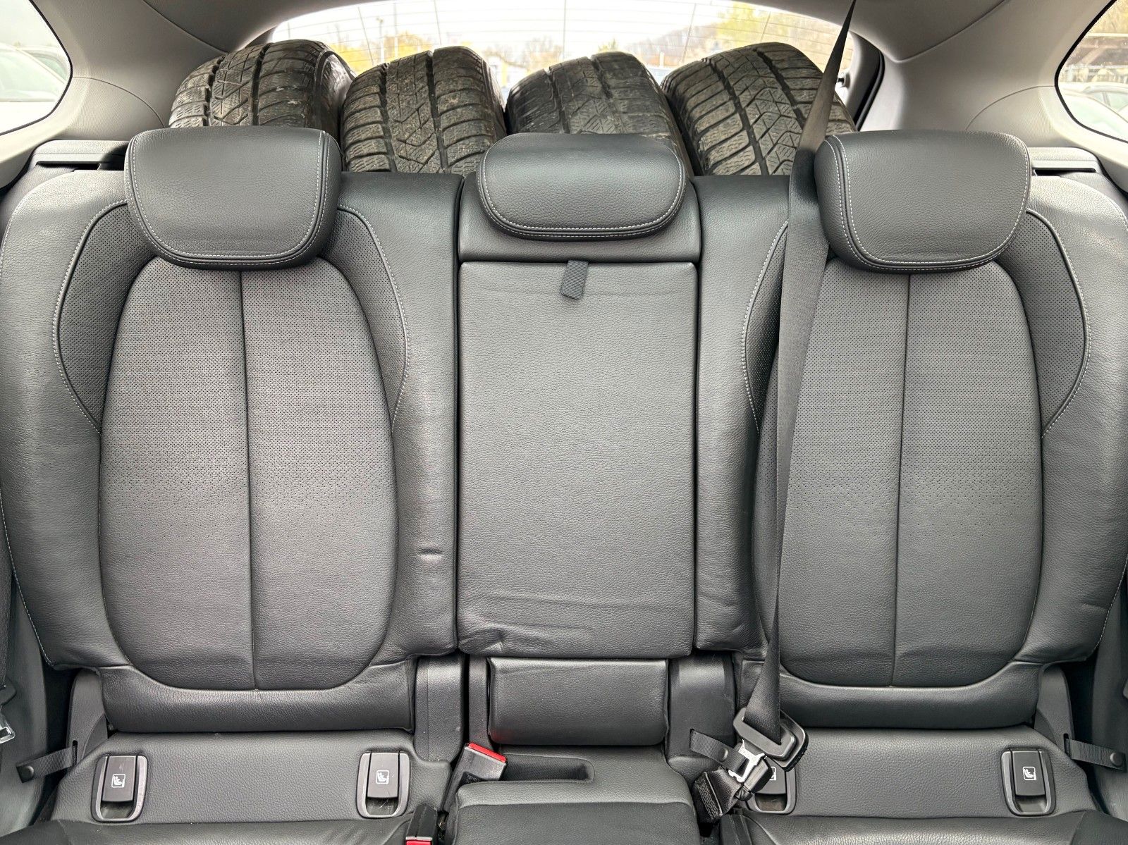 Fahrzeugabbildung BMW X1 xDrive20i Aut. SPORT LINE Navi Leder LED Pano