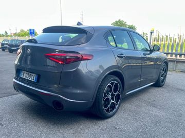 Alfa-Romeo Stelvio - 5