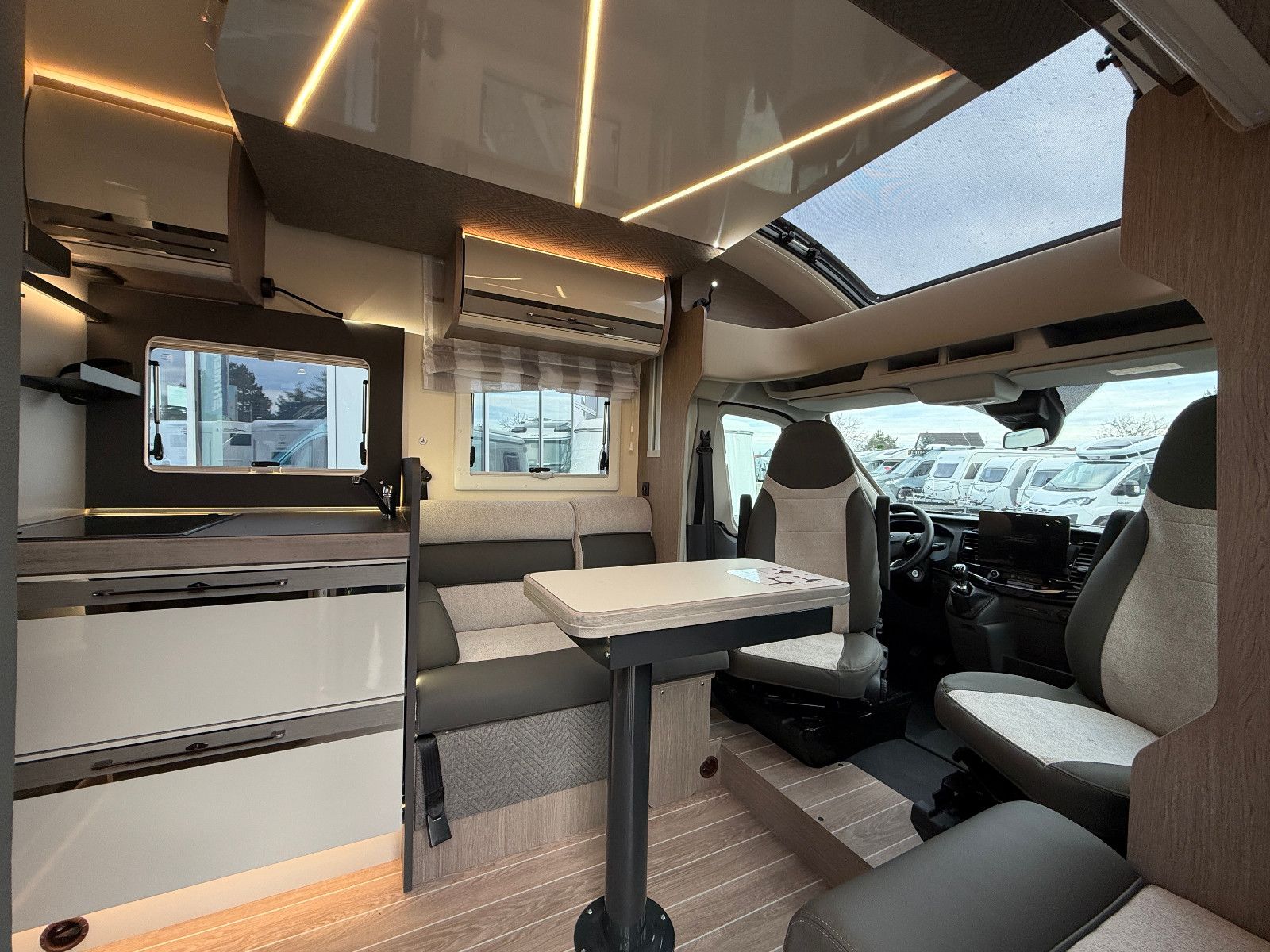 Fahrzeugabbildung Roller Team Zefiro 266 TL