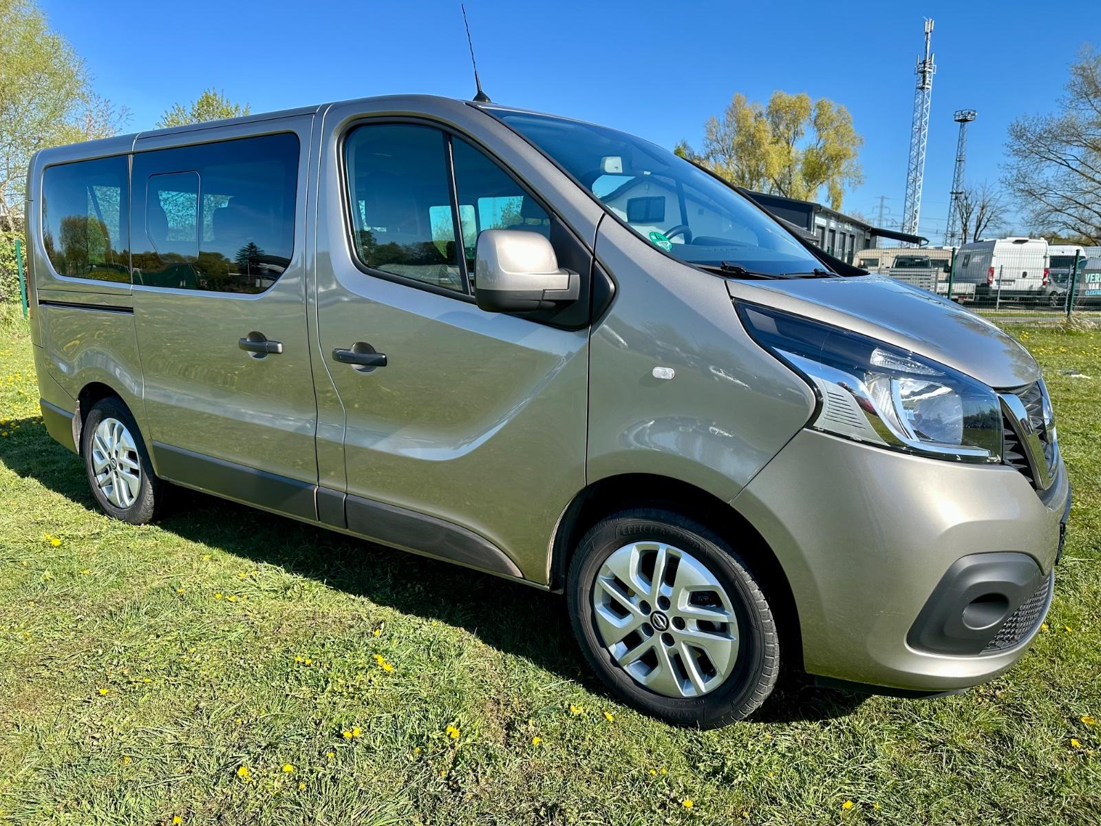 Nissan NV300 Premium 8 Sitzer