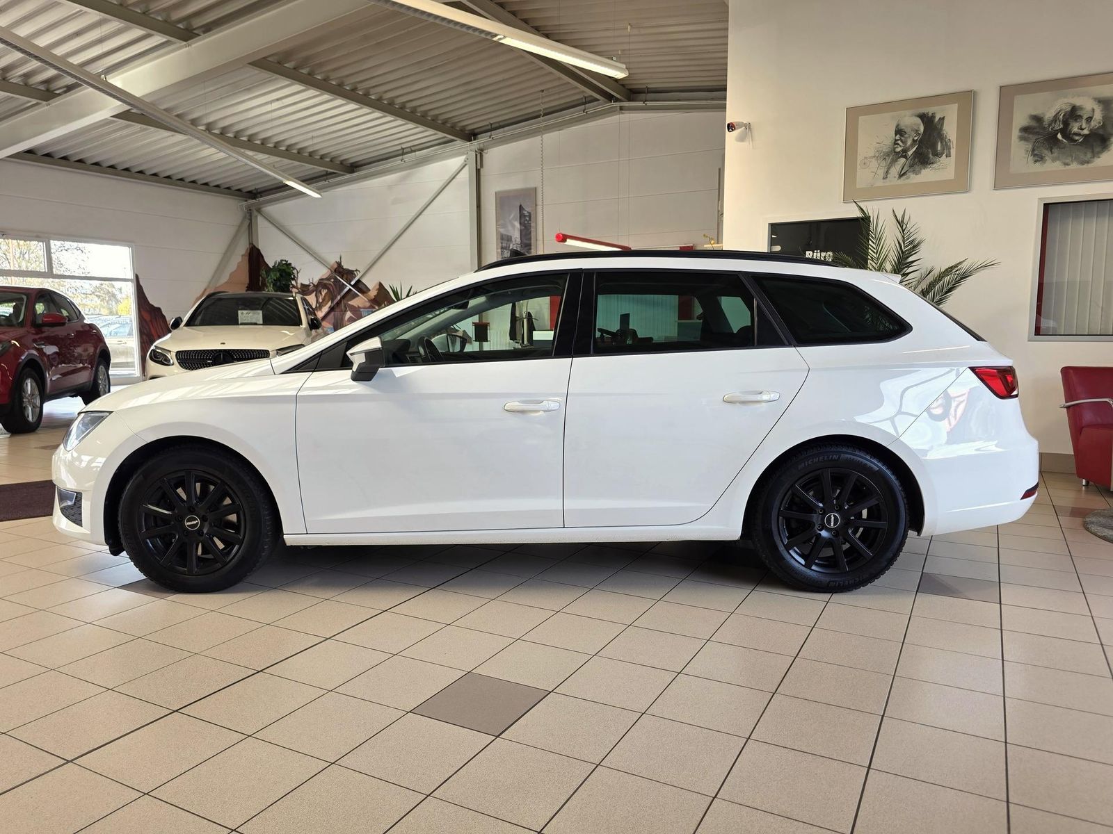 Fahrzeugabbildung SEAT Leon 1.8 TSI DSG ST FR/LED/Navi//Pano/Carplay