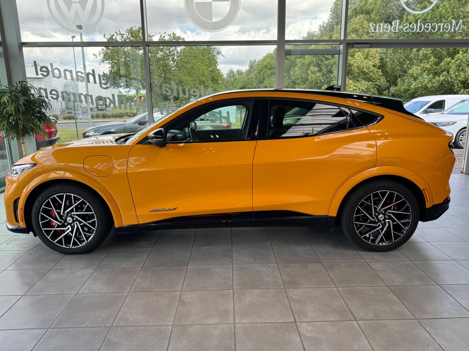 Fahrzeugabbildung Ford Mustang Mach-E GT AWD