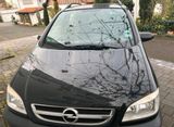 Opel Zafira 2,2 Benziner schwarz - Opel Zafira aus 2003: 2.2