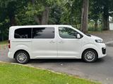 Opel Vivaro M Kombi 9-Sitzer AHK Navi PDC Klimaauto. - Opel Vivaro von privat