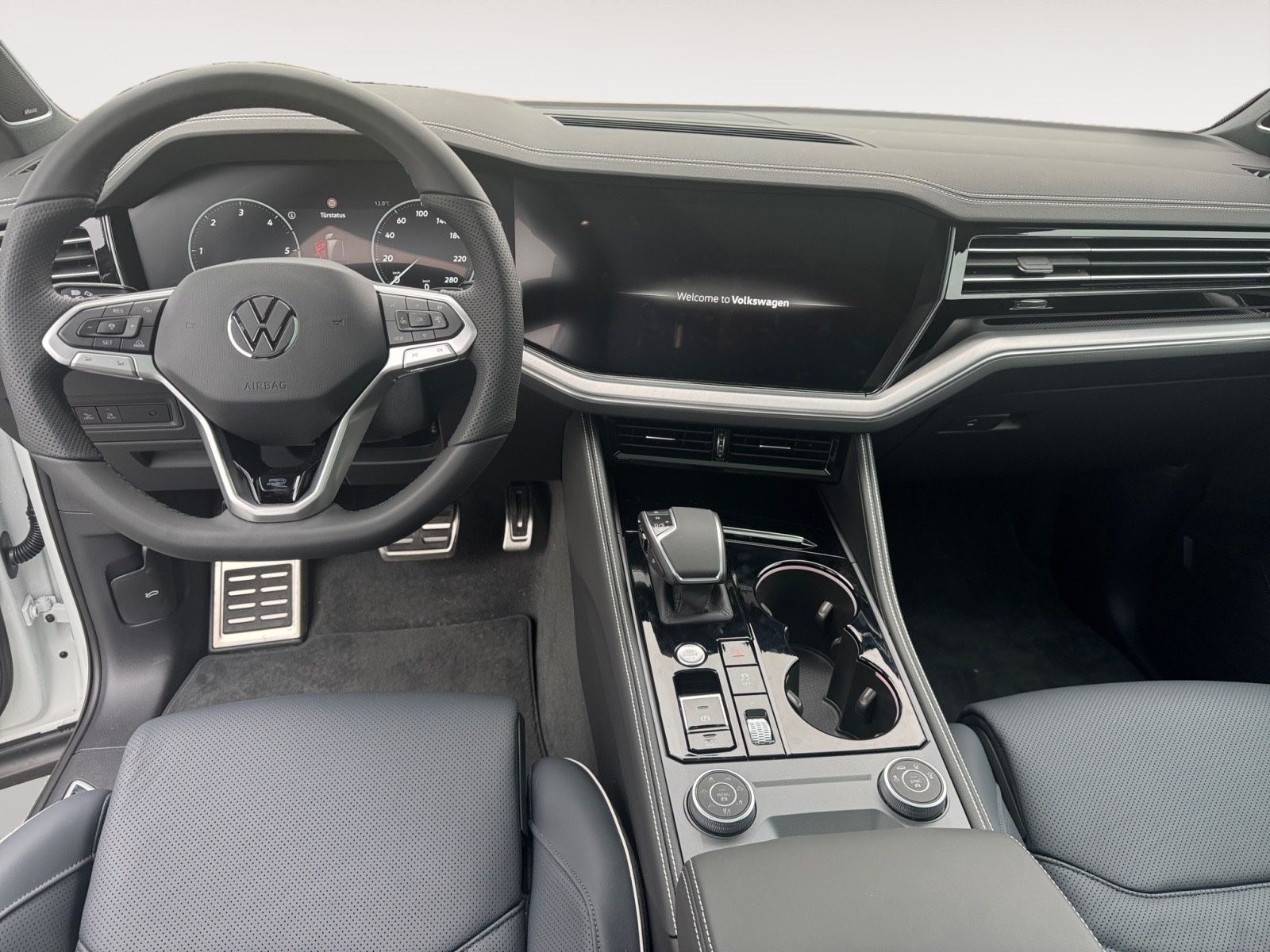 Fahrzeugabbildung Volkswagen Touareg R-Line Black Style Voll Facelift 5J Gara