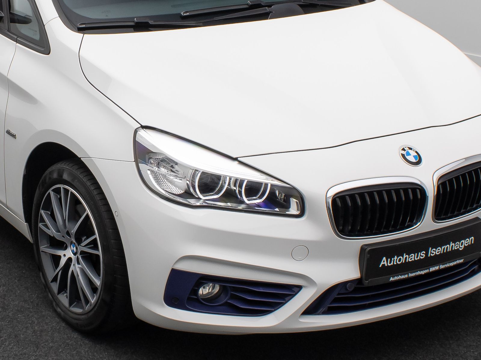 Fahrzeugabbildung BMW 218i Active Tourer Sport Line ParkAssis Navi LED