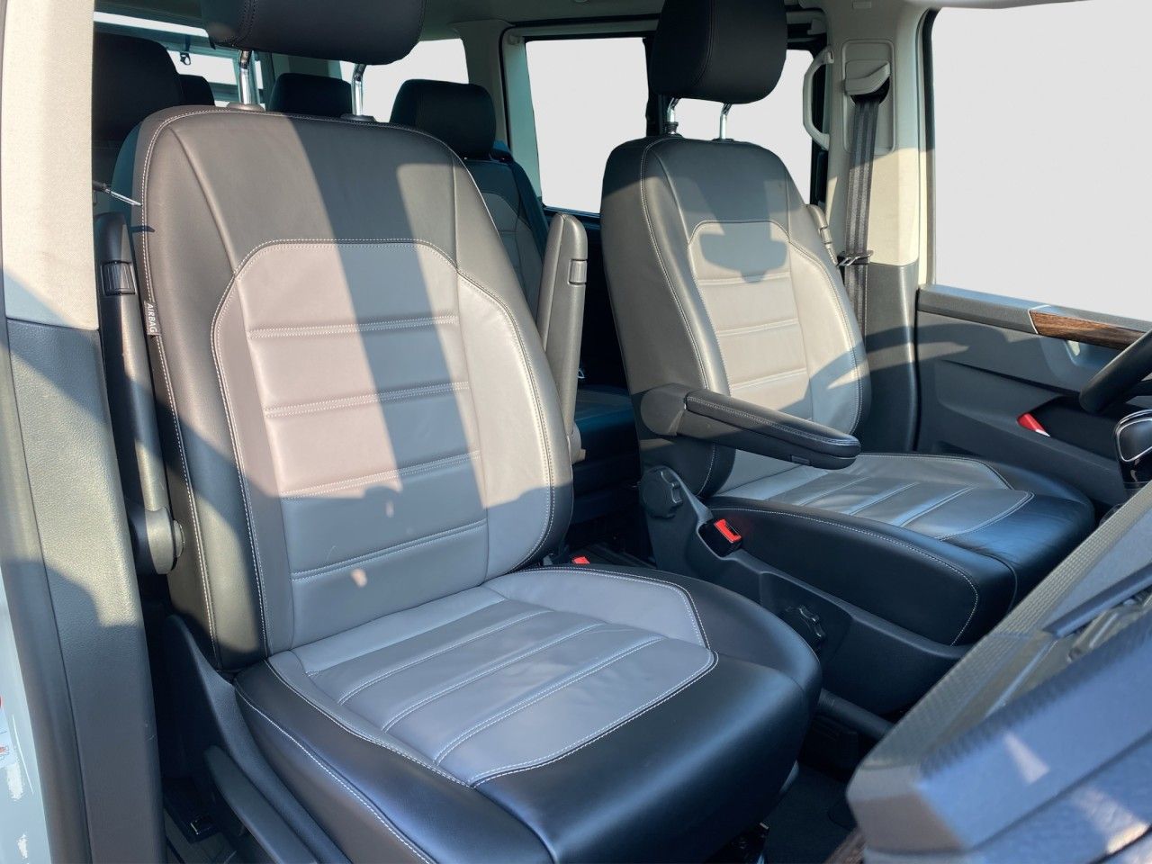 Volkswagen T6.1 Multivan Highline 4Motion DCC NAVI PDC AHK foto 16