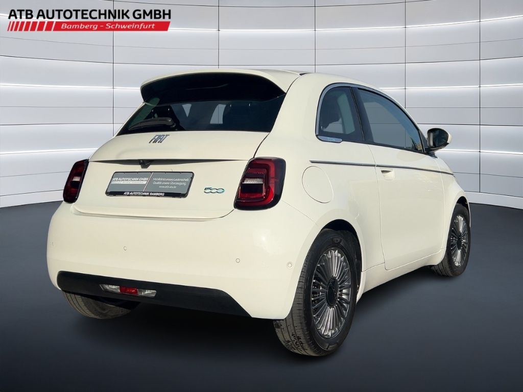 Fahrzeugabbildung Fiat 500e Keyless Go Rückfahrkamera
