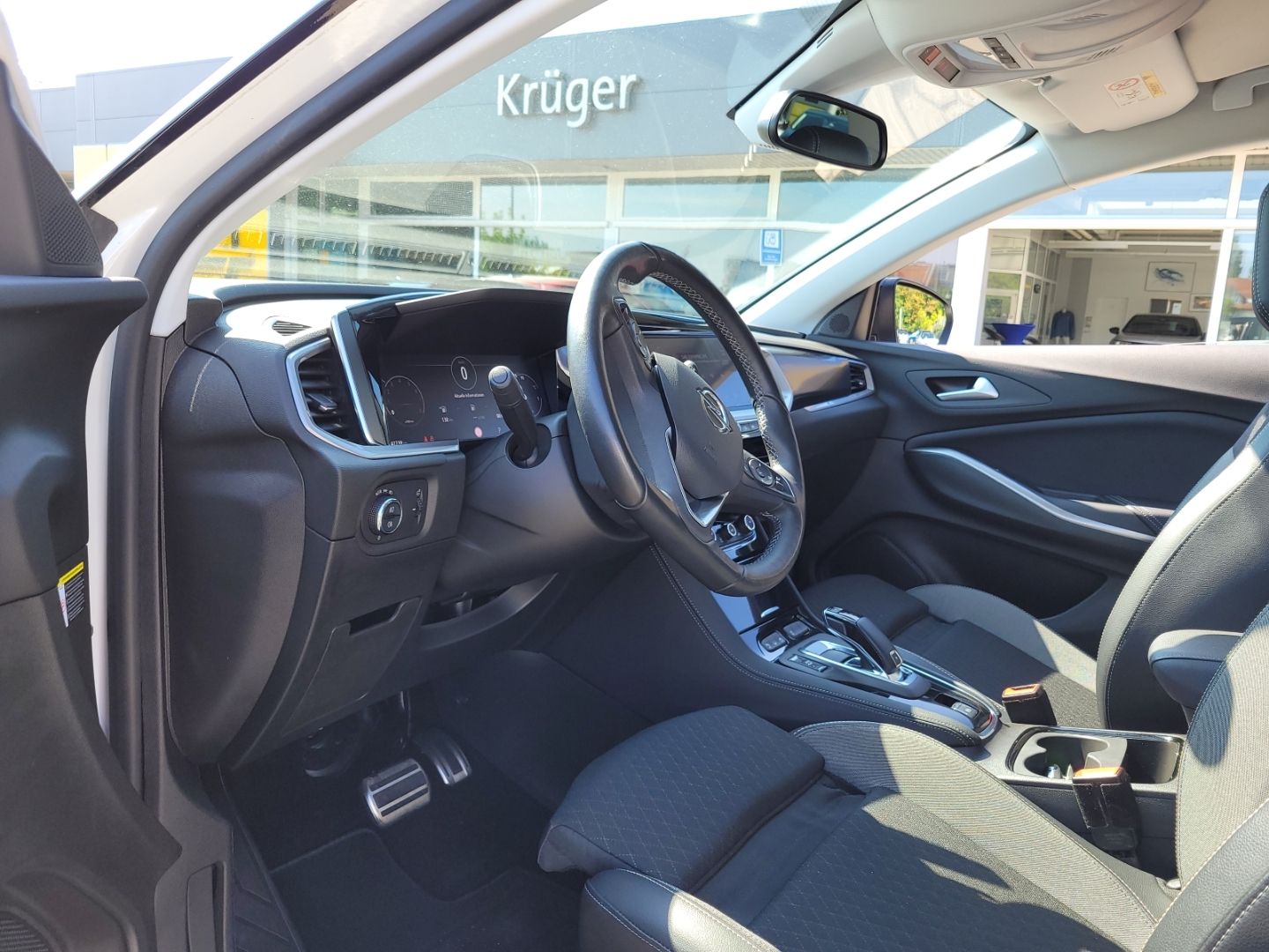 Fahrzeugabbildung Opel Grandland GS Line mit SHZ+LHZ+Kamera+AHK