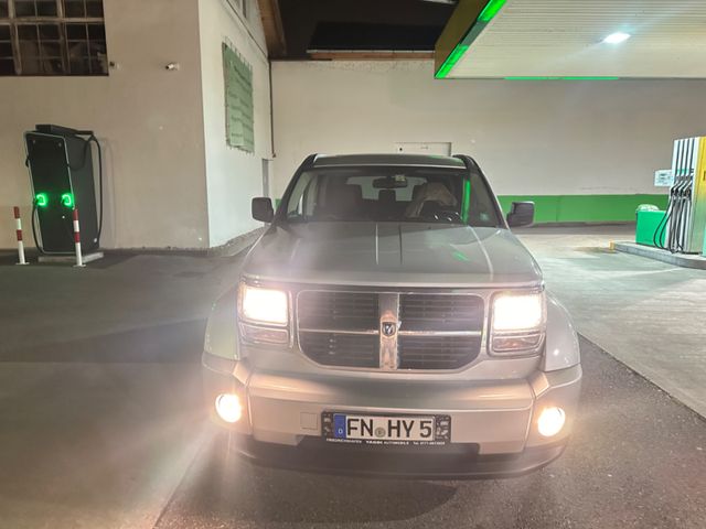 Dodge Nitro SXT 2.8 CRD 4WD Autom*AHK*TEMP*TÜV*Klima^