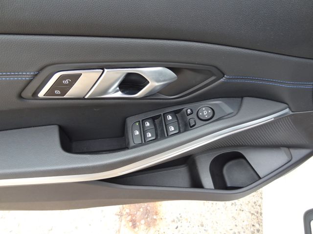 Fahrzeugabbildung BMW 320d xDrive M Sport/2.Hd/Leder/Navi/Kam/LED/