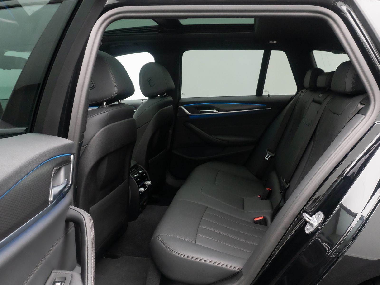 Fahrzeugabbildung BMW 530e xD M Sport DAB Kamera 4Klima Alarm Panorama