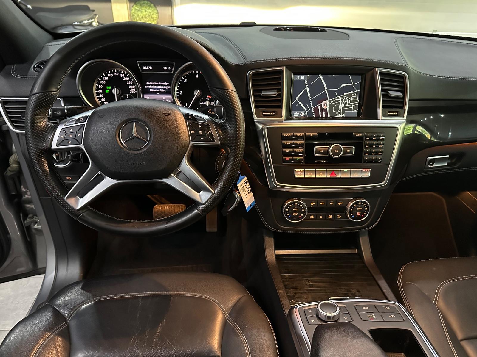Mercedes-Benz ML 350 BlueTec 4Matic AMG Paket / Panorama/ EUR6