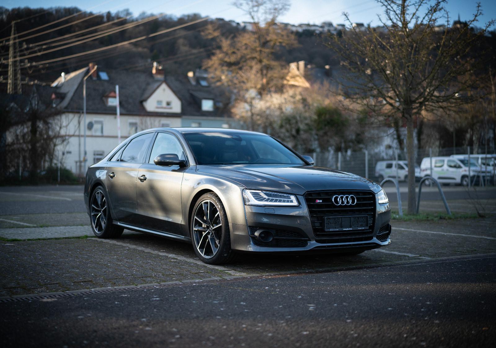 Audi S8