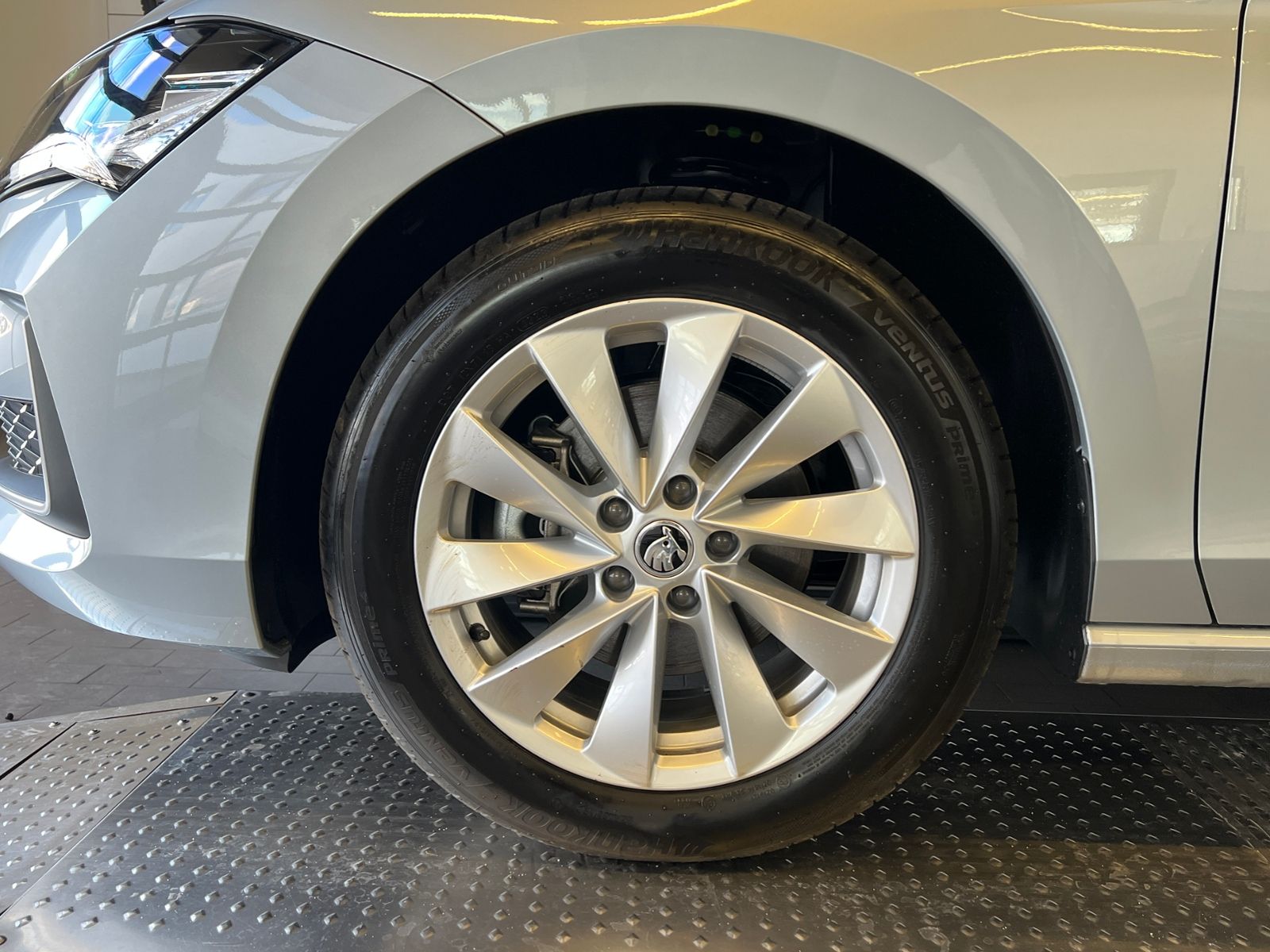 Fahrzeugabbildung SKODA Superb Combi Selection 1.5 TSI mHEV DSG *Vorb. A