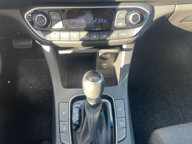 Fahrzeugabbildung Hyundai i30 1.0 T-GDI +CARPLAY+KLIMA+SHZ+RFK+PDC+TEMPOMA