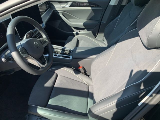 Fahrzeugabbildung Volkswagen Passat eHYBRID BUSINESS AHK HUD AREA VIEW TRAVEL