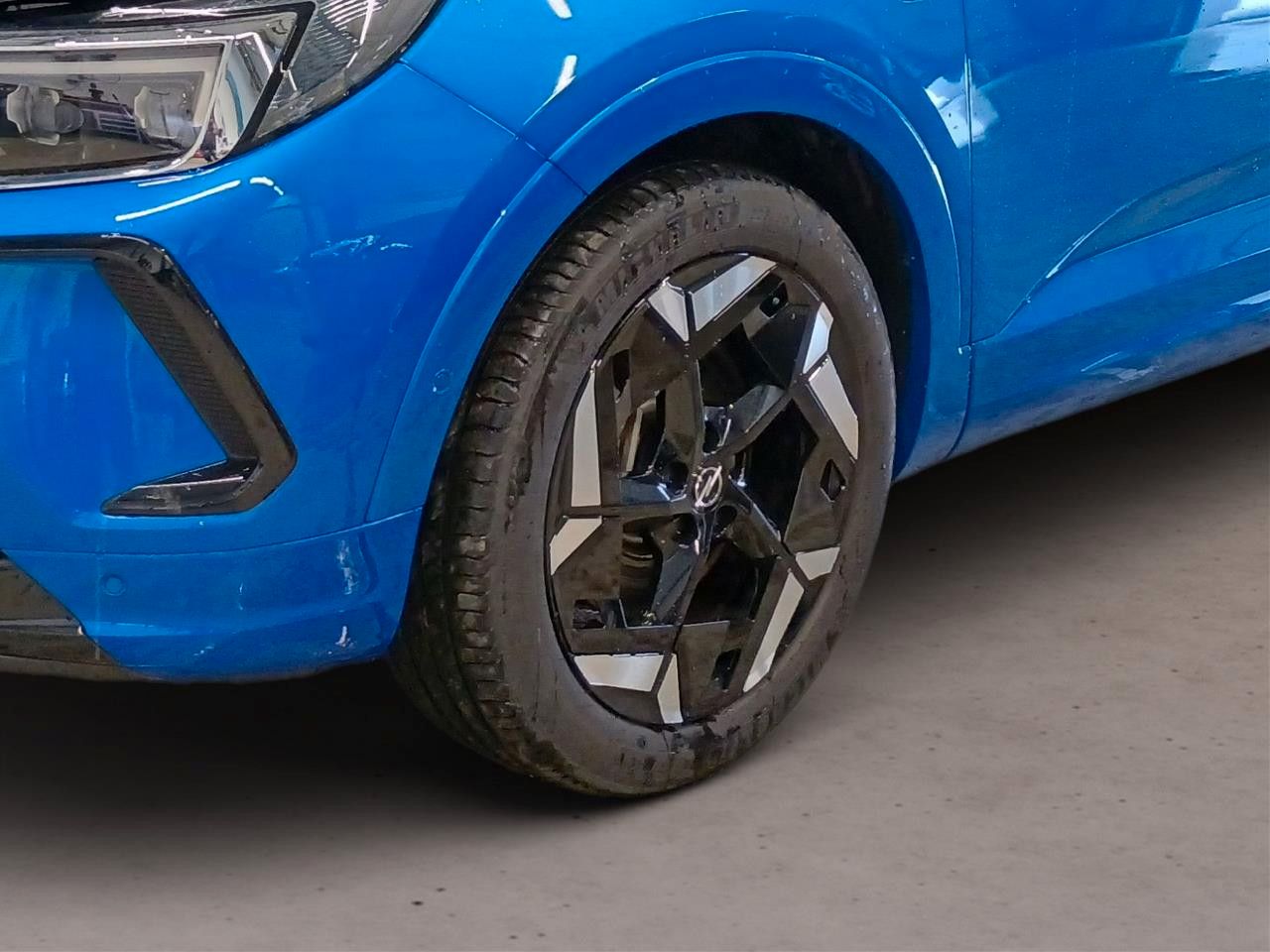 Fahrzeugabbildung Opel Grandland (X) 1.6T GSe 4HYBRID NAVI/LED/KAMERA