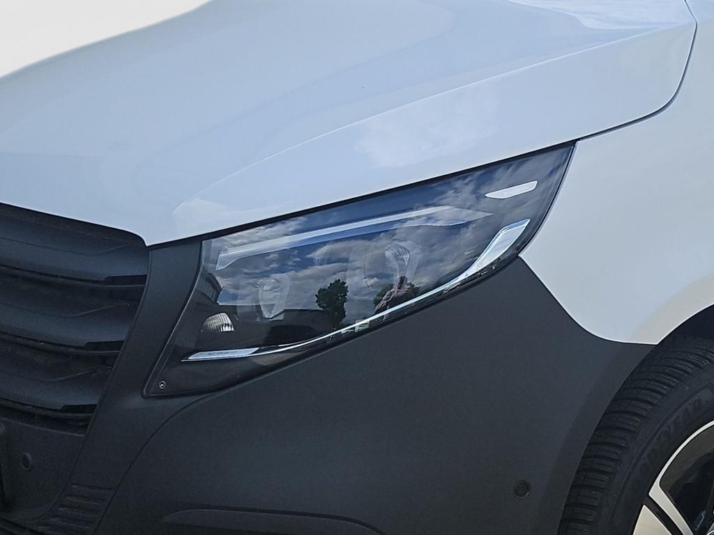 Fahrzeugabbildung Mercedes-Benz Vito 119 Kasten lang 4x4 2 Sitze 2,5t AHK MBUX