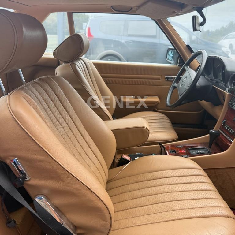 Mercedes-Benz SL 560