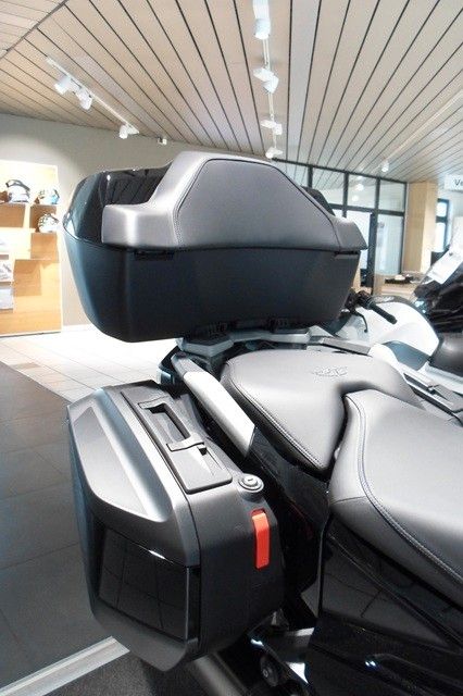 Fahrzeugabbildung BMW R1300RT Triple Black sofort verfügbar