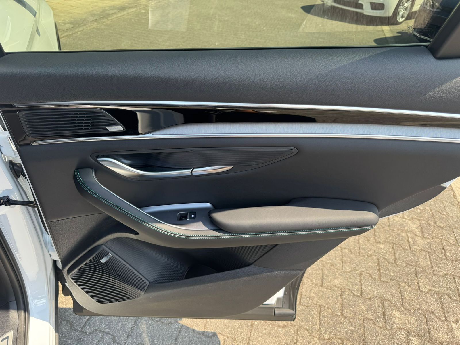 Fahrzeugabbildung BYD SEAL U DM-i PHEV PANO+HEAD+NAVI+LED+SHZ+360°+19"