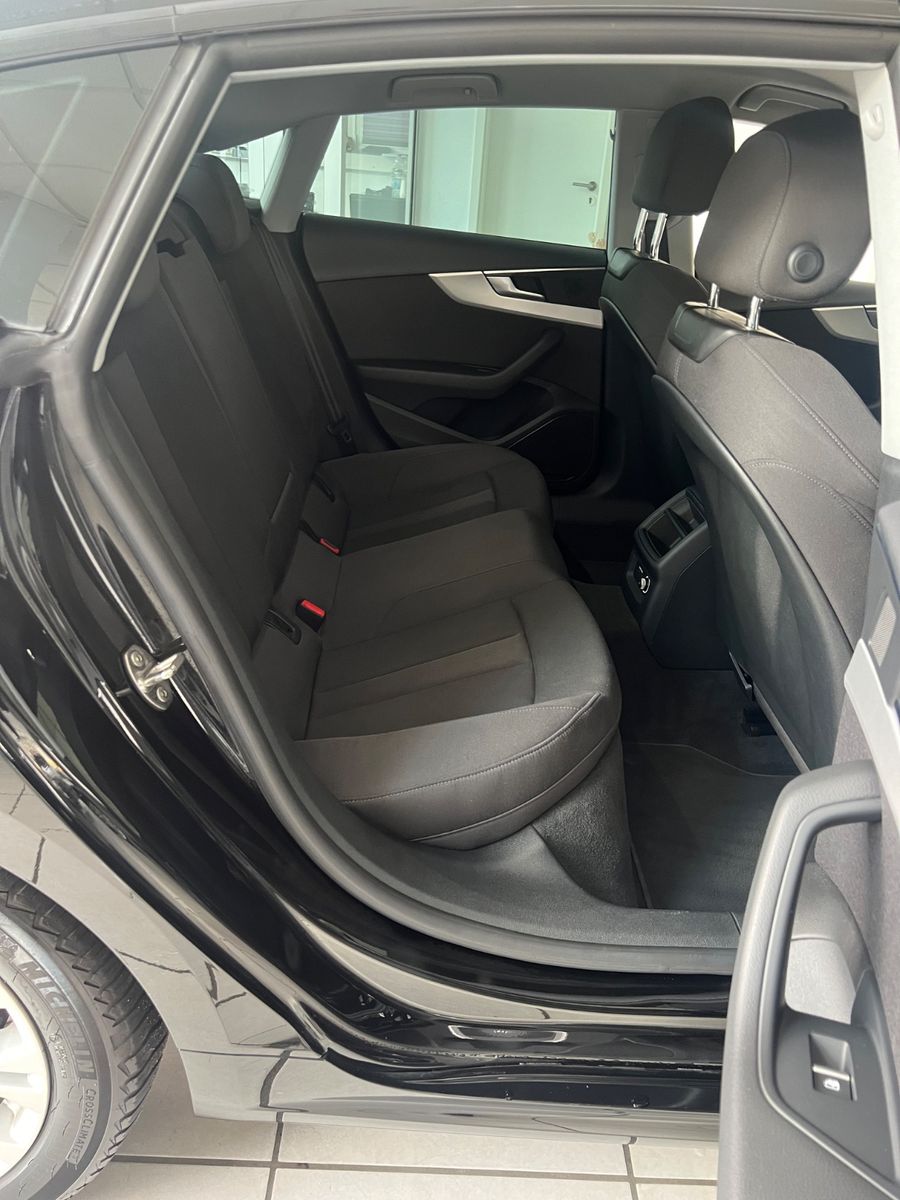 Fahrzeugabbildung Audi A5 Sportback 35 TDI sport Design