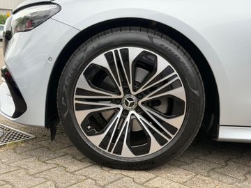 Mercedes E 220 - 8