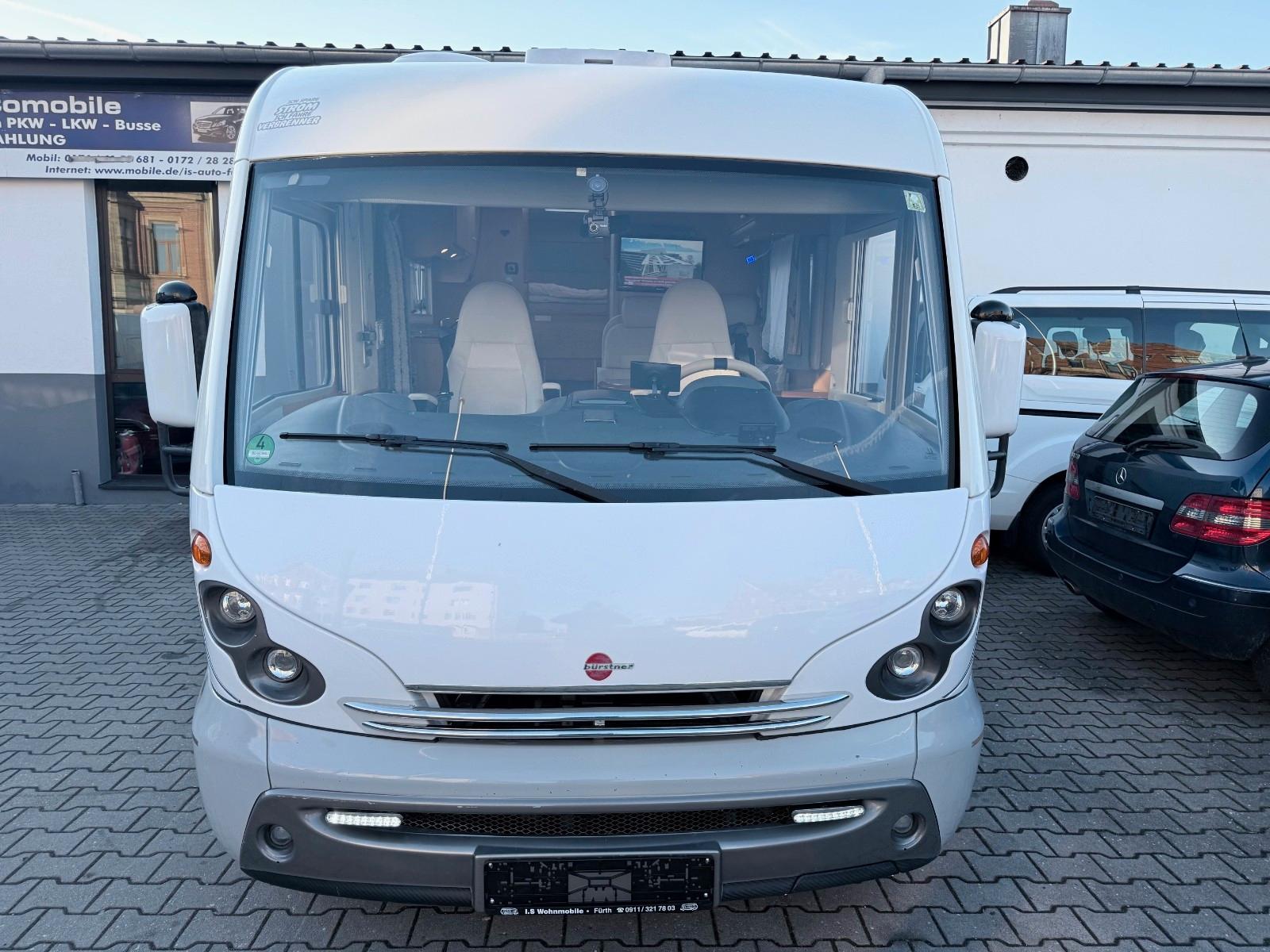 Bürstner Elegance 640 Festbett Grün Klima