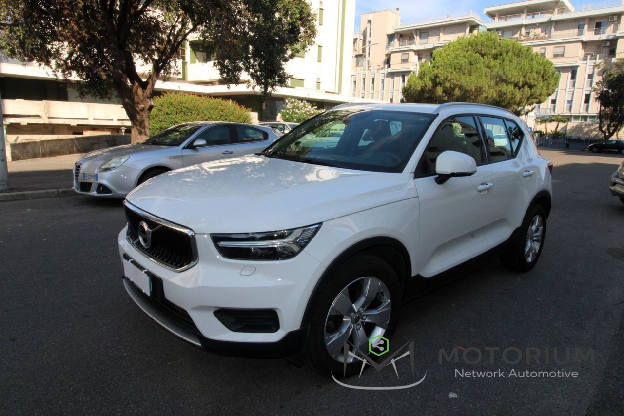 Volvo VOLVO XC40 MOMENTUM imagem 2