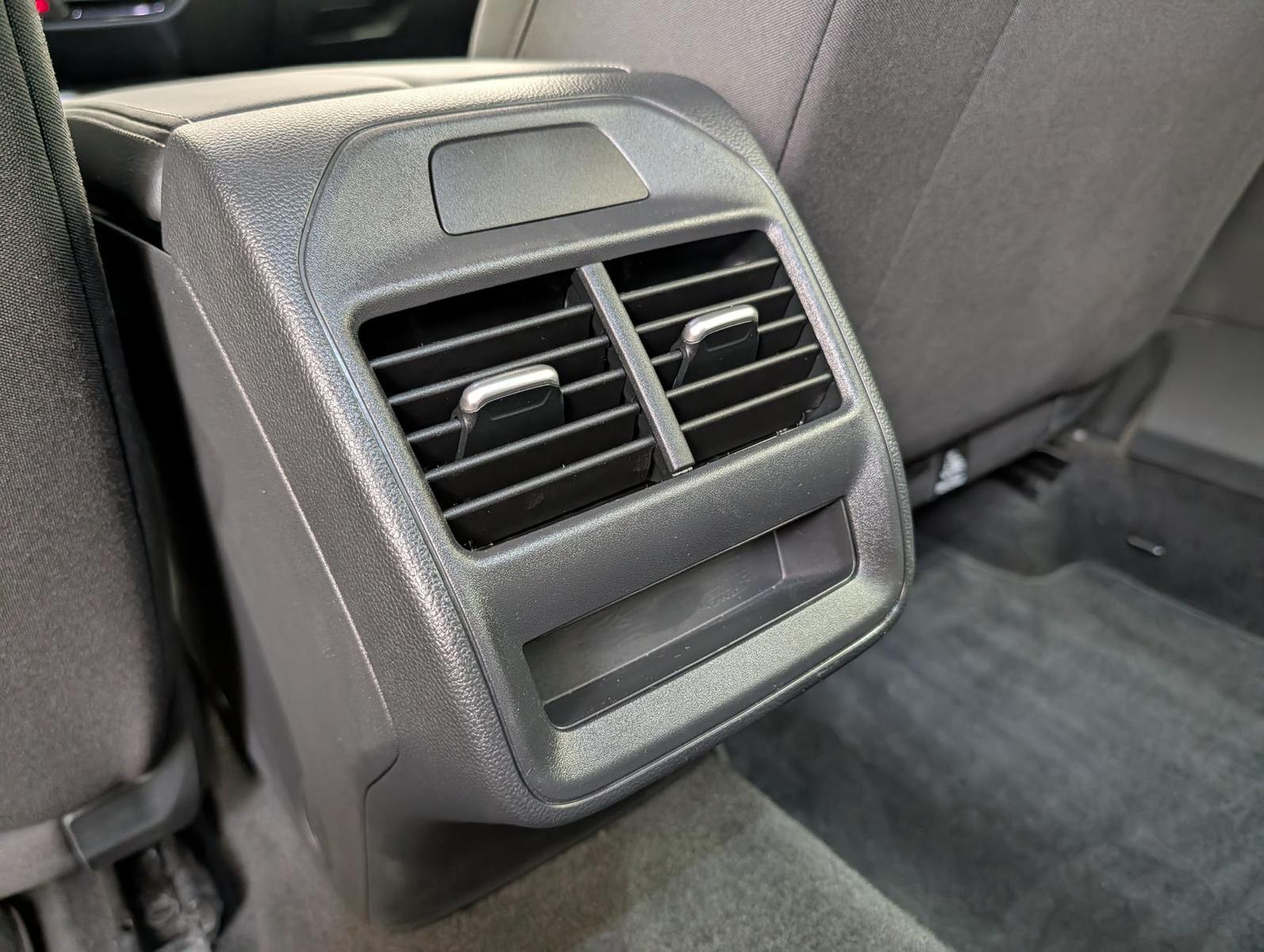 Volkswagen Passat 1.5 eTSI DSG ACC LED Winter App, миниатюра 14
