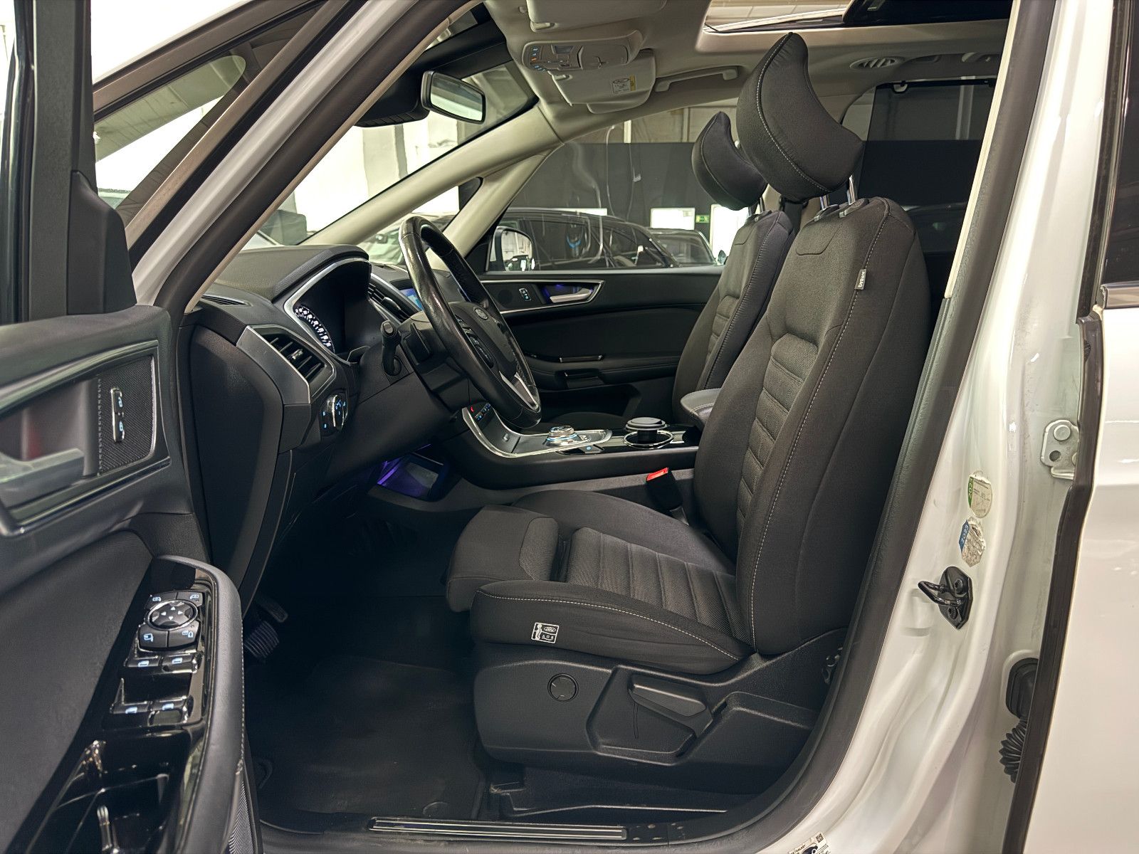 Fahrzeugabbildung Ford Galaxy TITANIUM SPORT AWD AUT 7-SITZER PANO VOLL