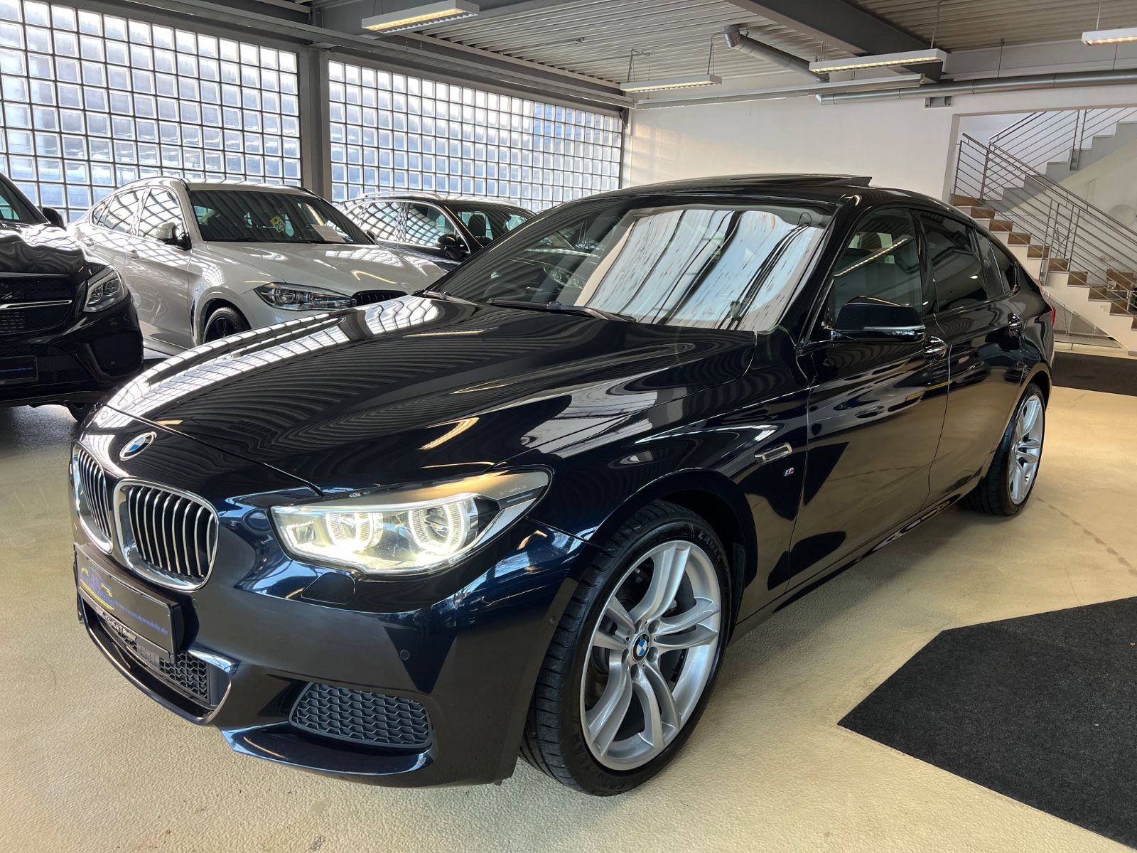Fahrzeugabbildung BMW Gran Turismo 530 d xDrive M Sport