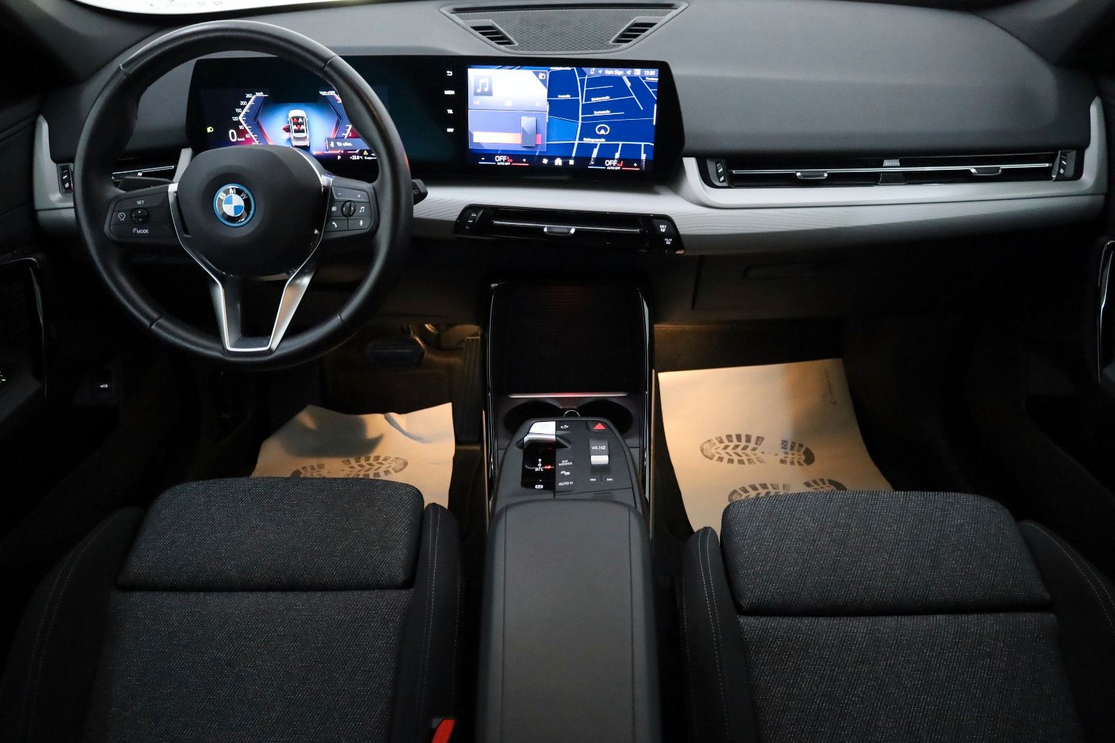 Fahrzeugabbildung BMW X1 xDrive 25 e,Navi,LED,SH,Kamera,Carplay,DAB