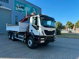 Iveco Trakker 410 Kipper mit Kran Fassi 155/Funk 6x4