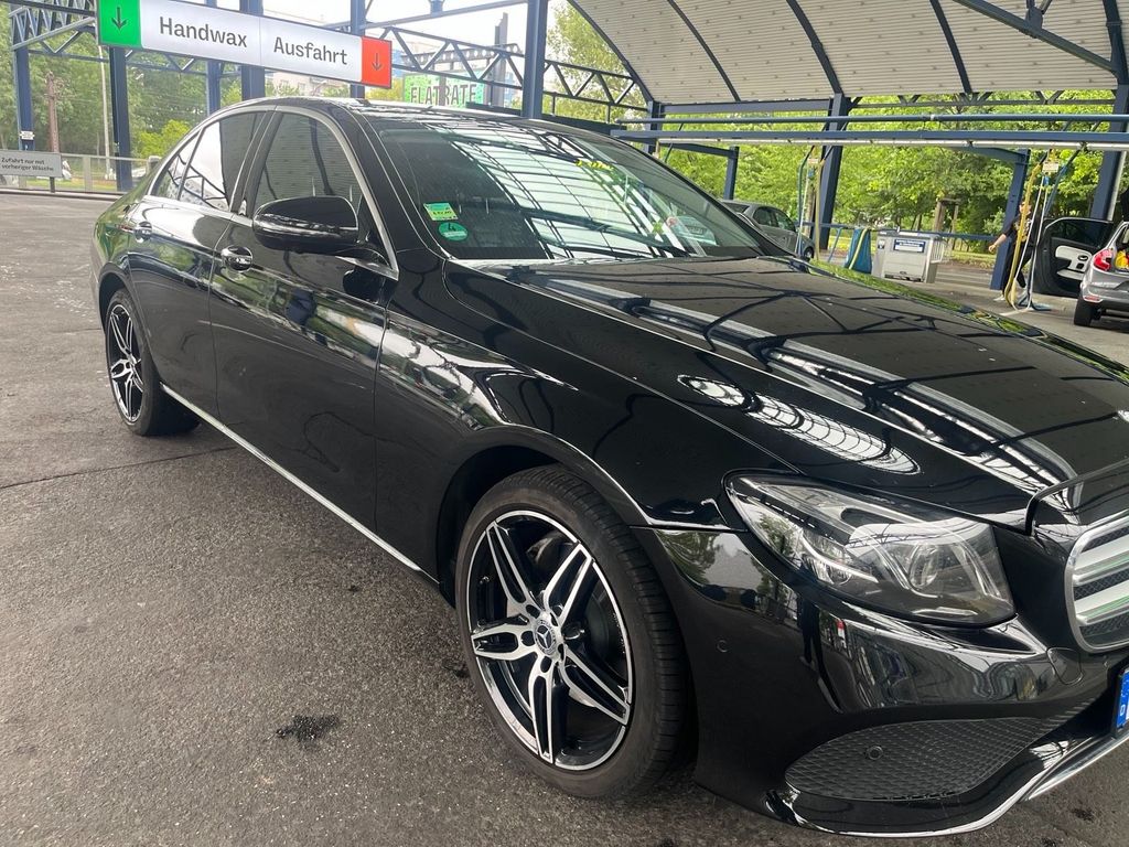 Image of Mercedes-Benz E 350