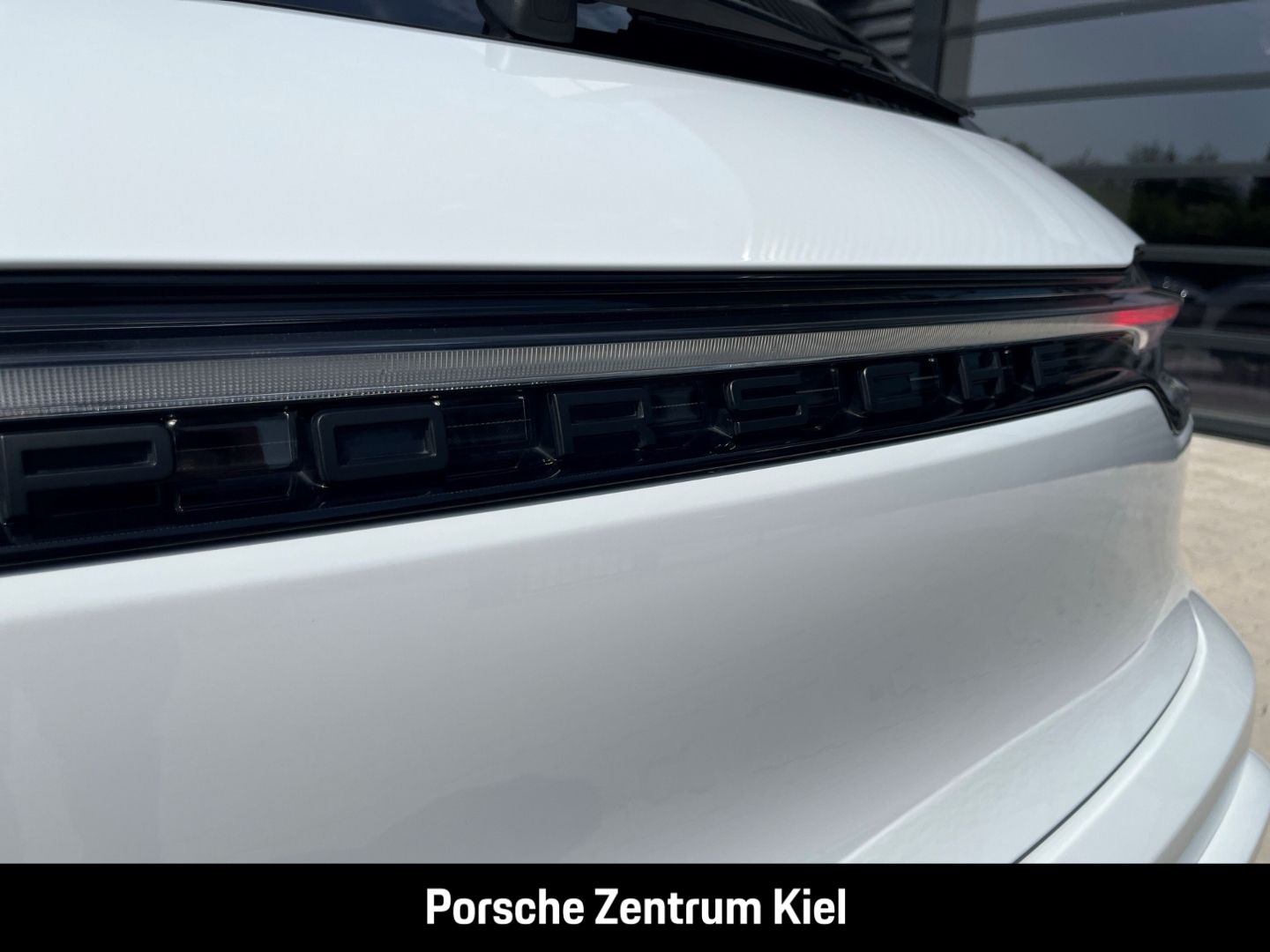 Porsche Macan GTS BOSE Sportabgasanlage Luftfederung LED foto 24