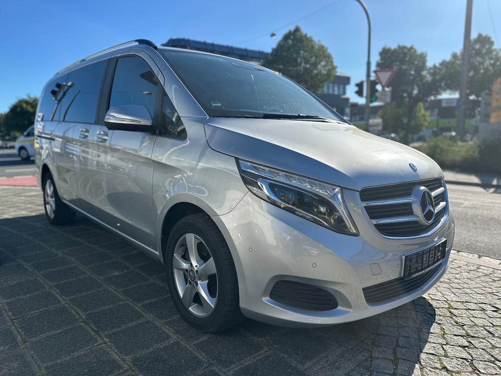 Mercedes-Benz V 220