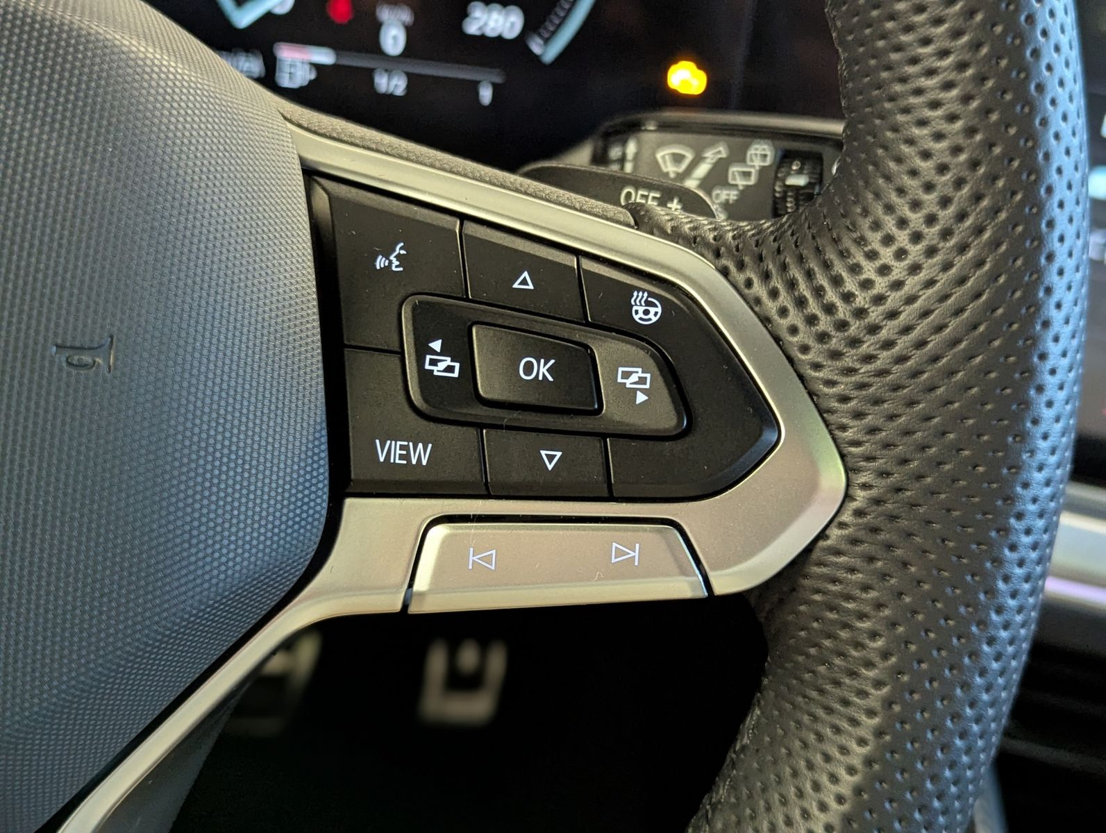 VW Touareg 3.0TDI 4M R-Line VOLL Black 22" UPE 114T - Image 28