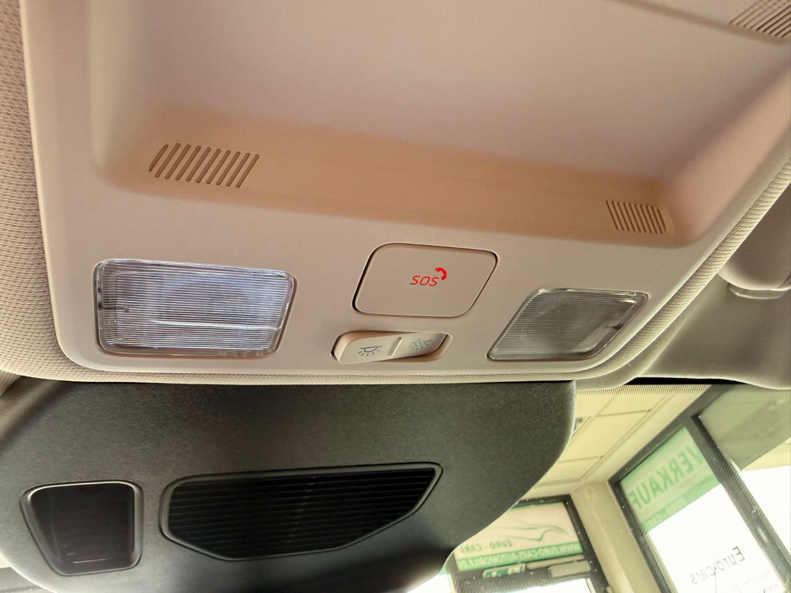 Fahrzeugabbildung Ford Kuga Titanium / NAVI / KAMERA / GEPFLEGT
