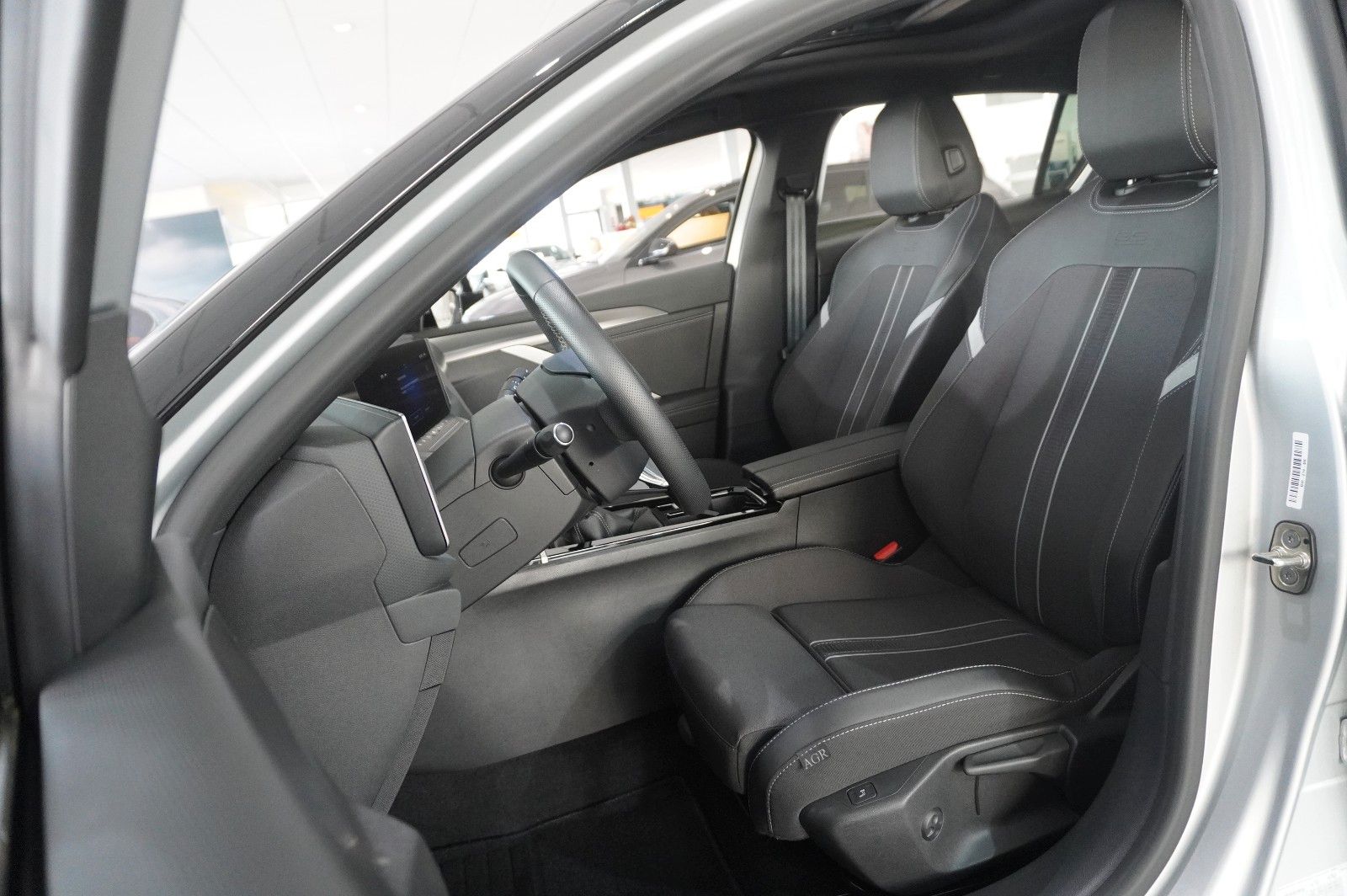 Fahrzeugabbildung Opel Astra L Lim. 1.2T GS SPORT NAVI/LED/360°/HUD/DAB