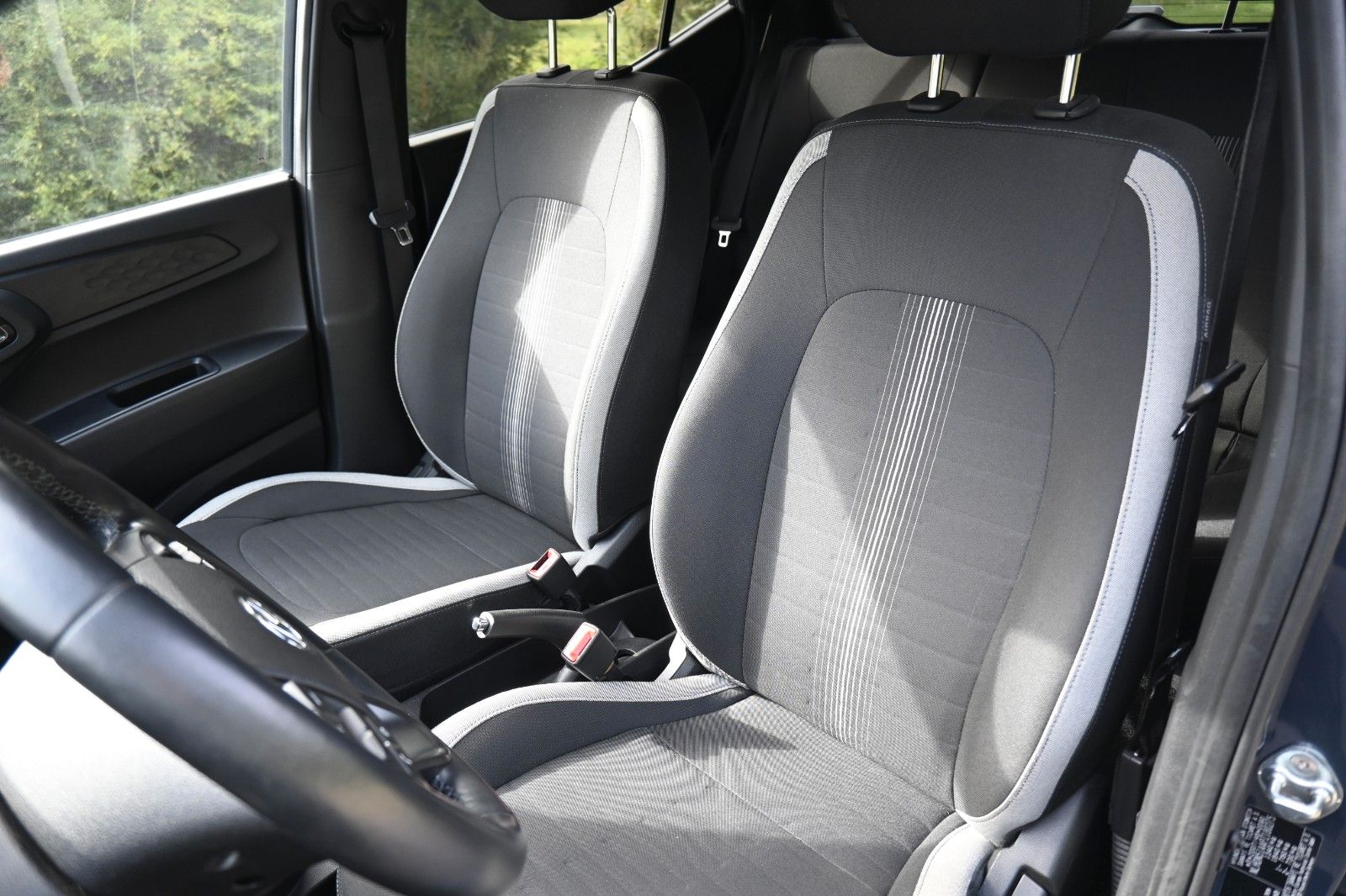 Fahrzeugabbildung Hyundai i10 Connect & Go*NAV*SIHZG*RFK*MIETKAUF